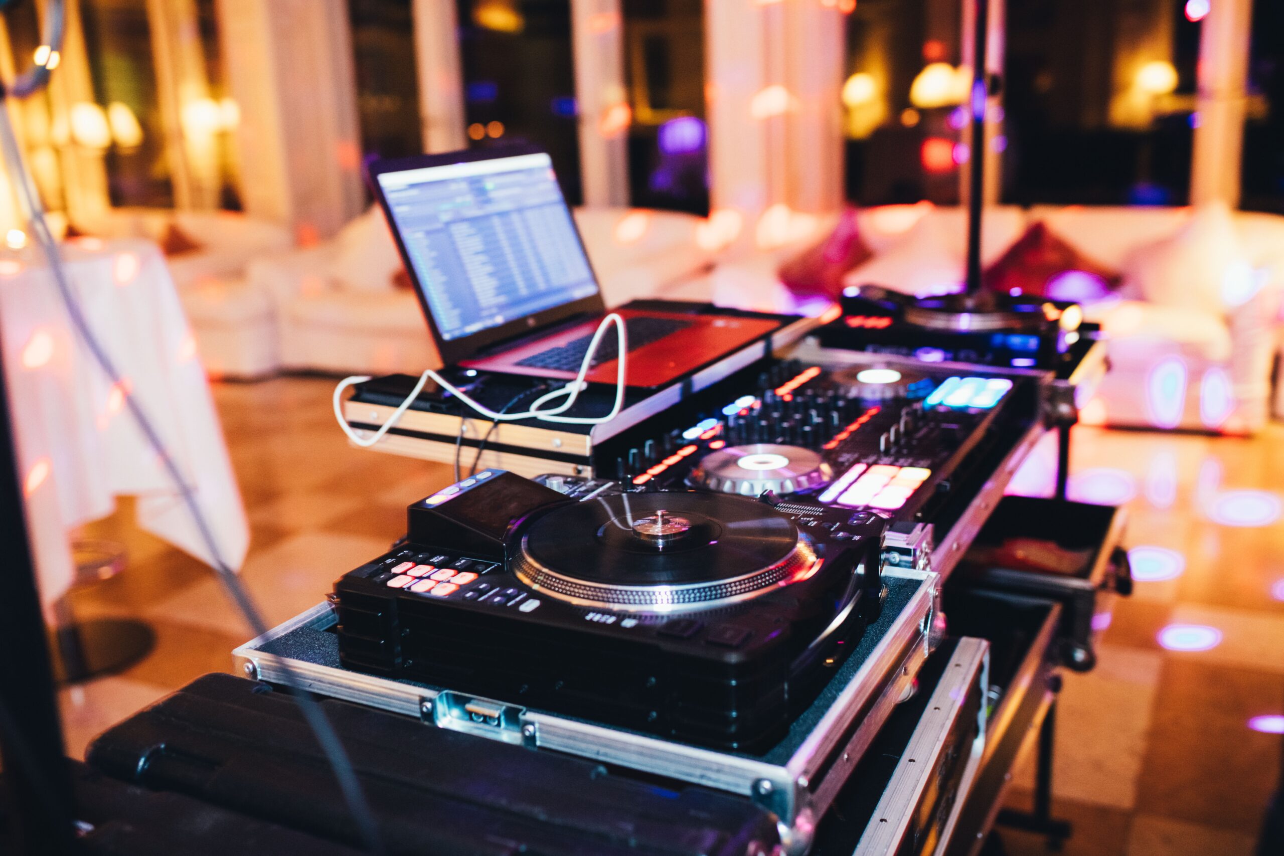 DJ or Band? Choosing Wedding Music for Your Big Day