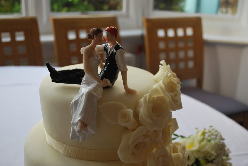 What Type of Cake Topper Fits Your Cake?