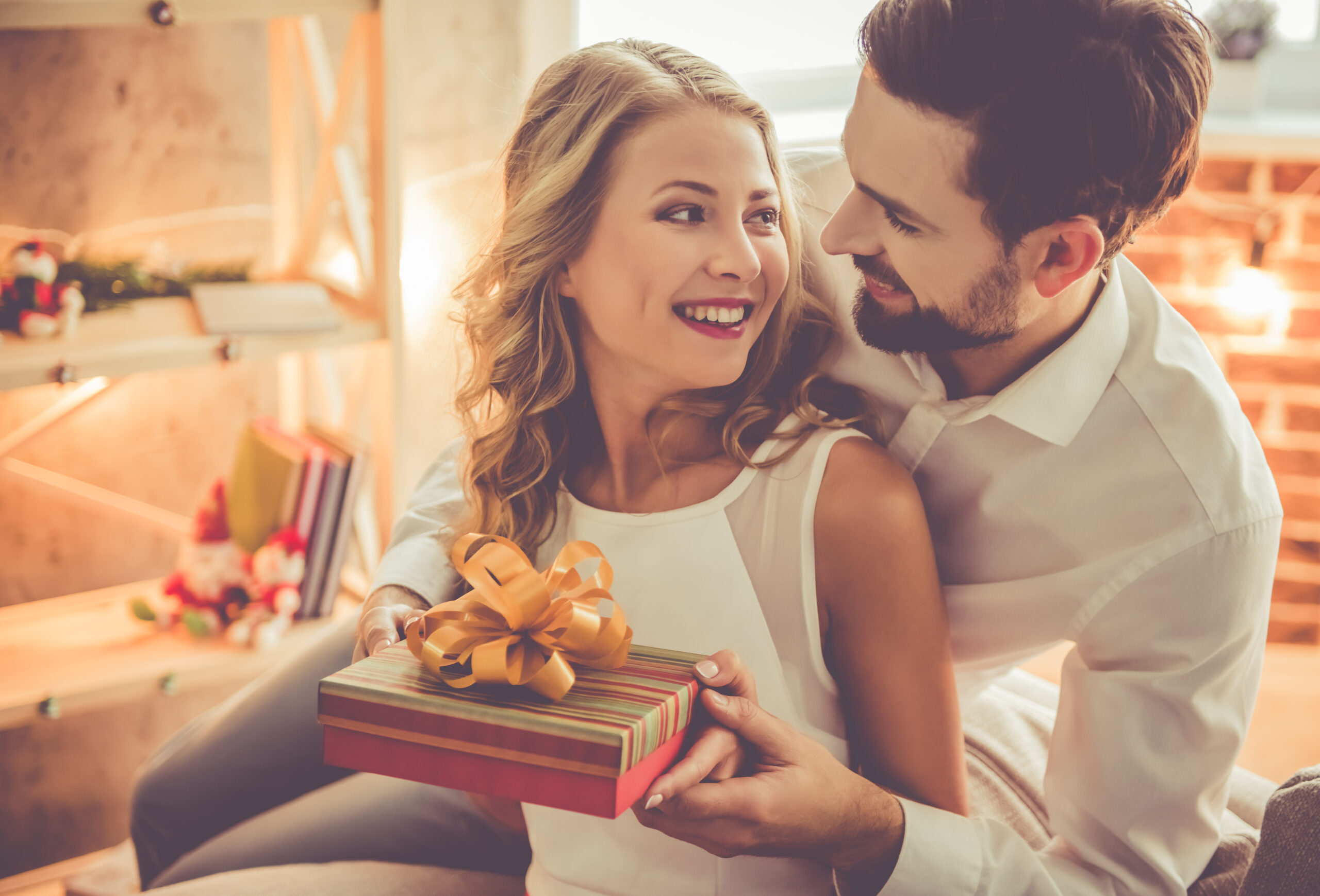 Bride & Groom Gift Ideas Guide