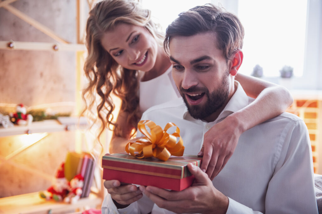 Bride & Groom Gift Ideas Guide