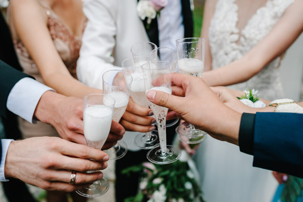 Who Gives a Toast at Weddings?