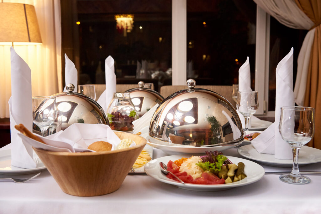 Buffet Vs. Sit‑Down Dinner