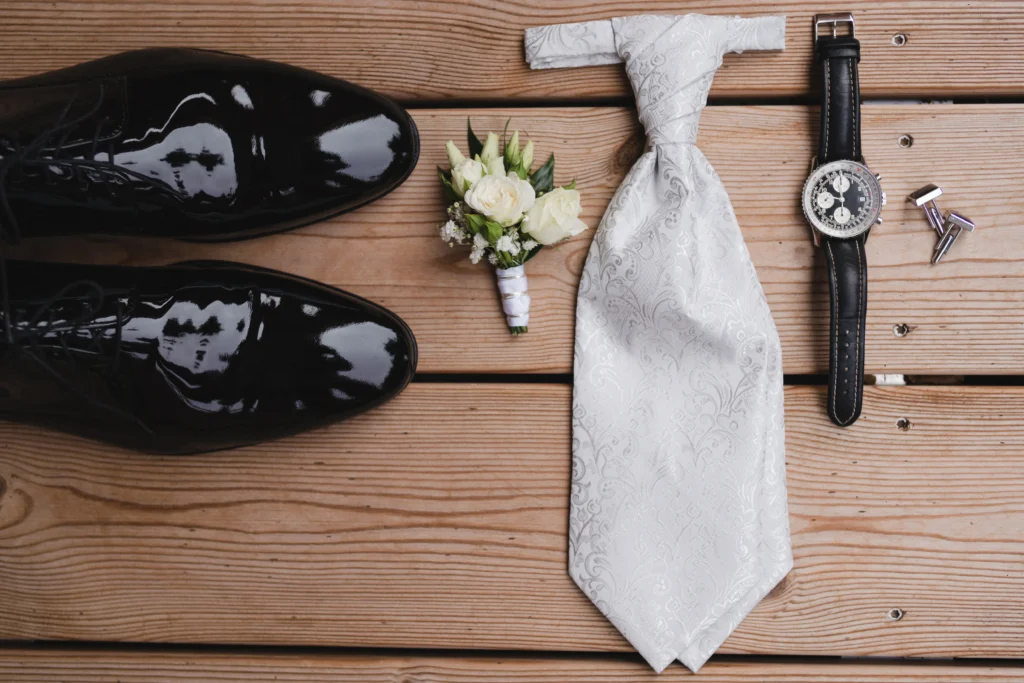 Interactive and Differentiated Groomsmen Gifts

