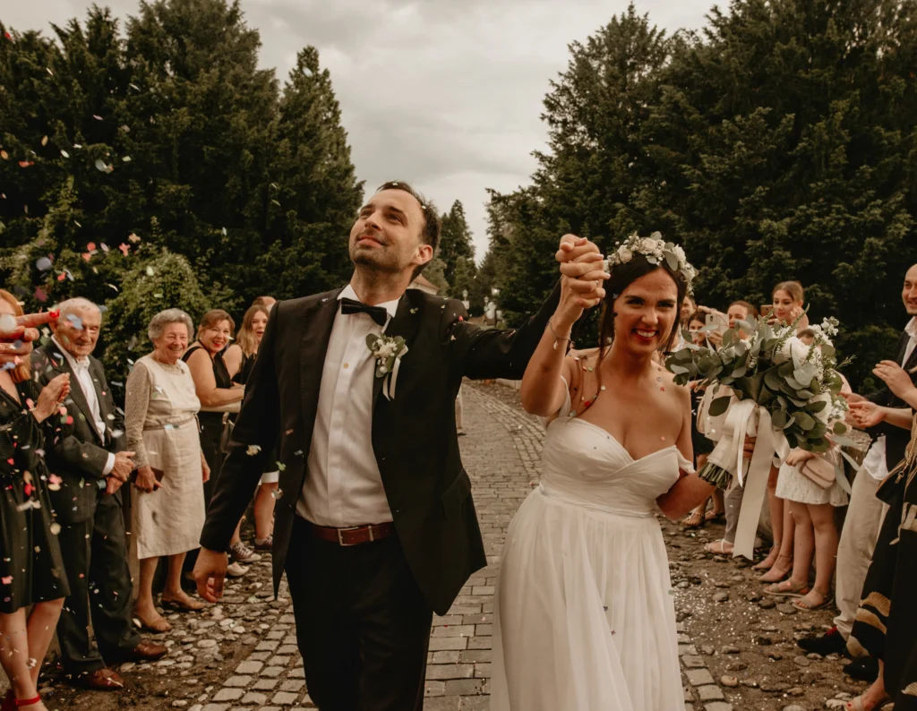 How to Create the Perfect Wedding Playlist That Flows