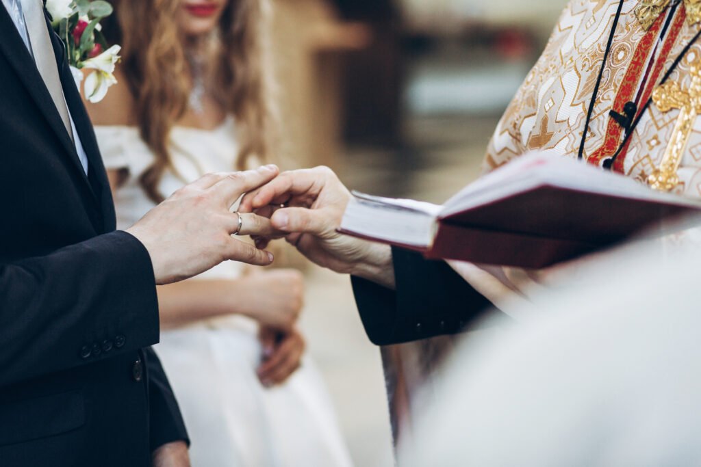Wedding Vows Examples: Tips, Ideas & Mistakes to Avoid
